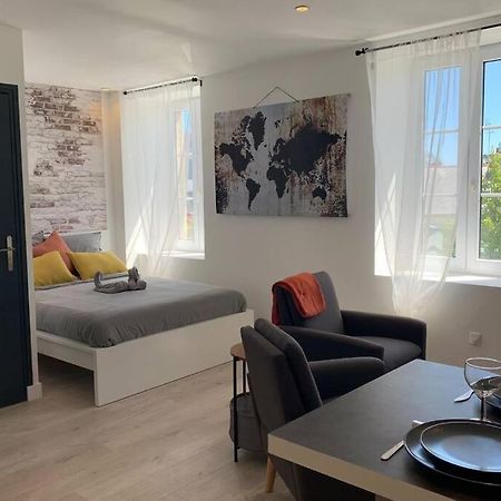 Le Petit Loft - Studio - Wifi - Coeur De Ville - Parking Pont-lʼAbbé 외부 사진